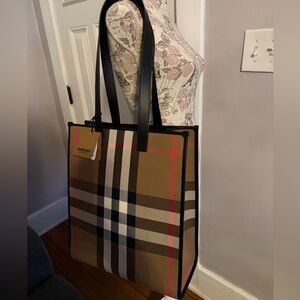 Burberry Medium Taupe Brown Tote Bag 80845511 NWT
